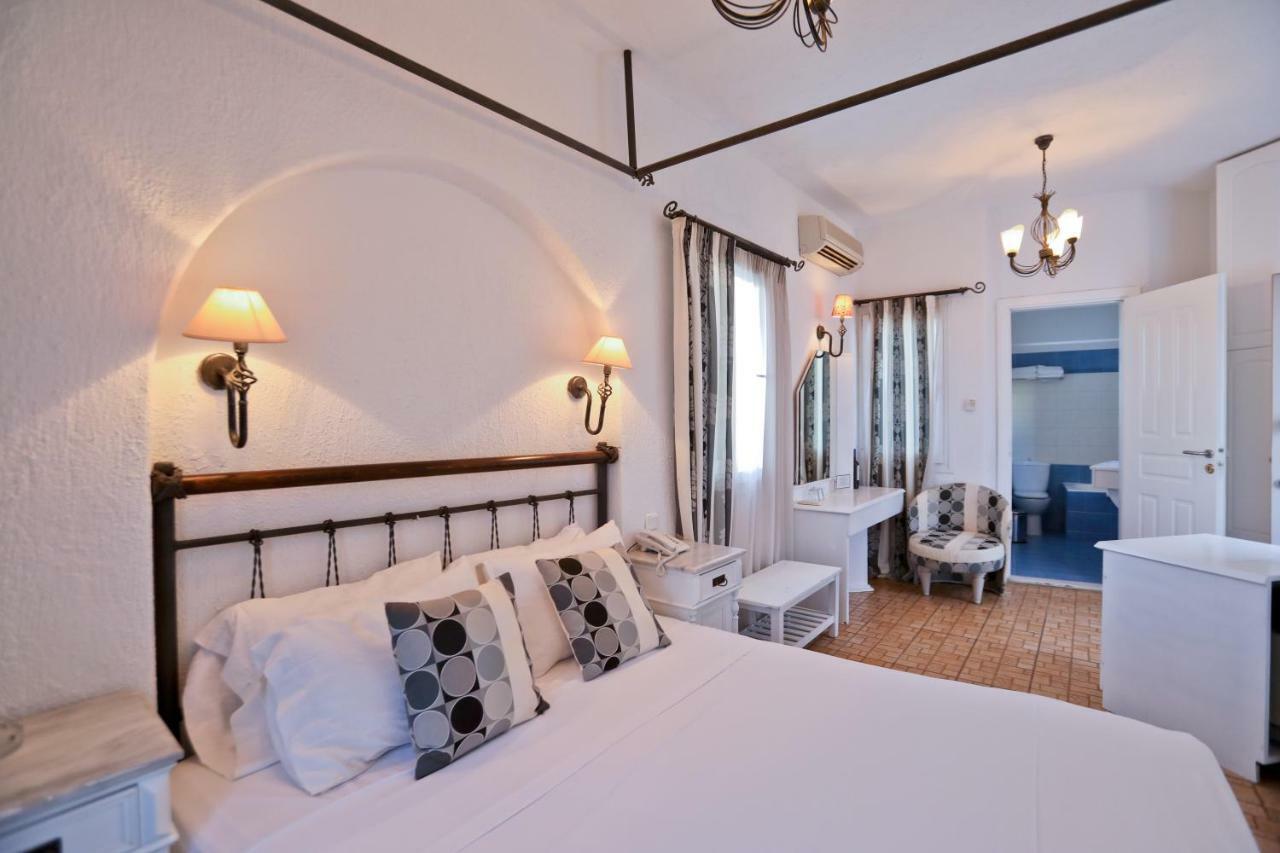 โรงแรมไมโคนอส พาเลส บีช Mykonos Town ภายนอก รูปภาพ