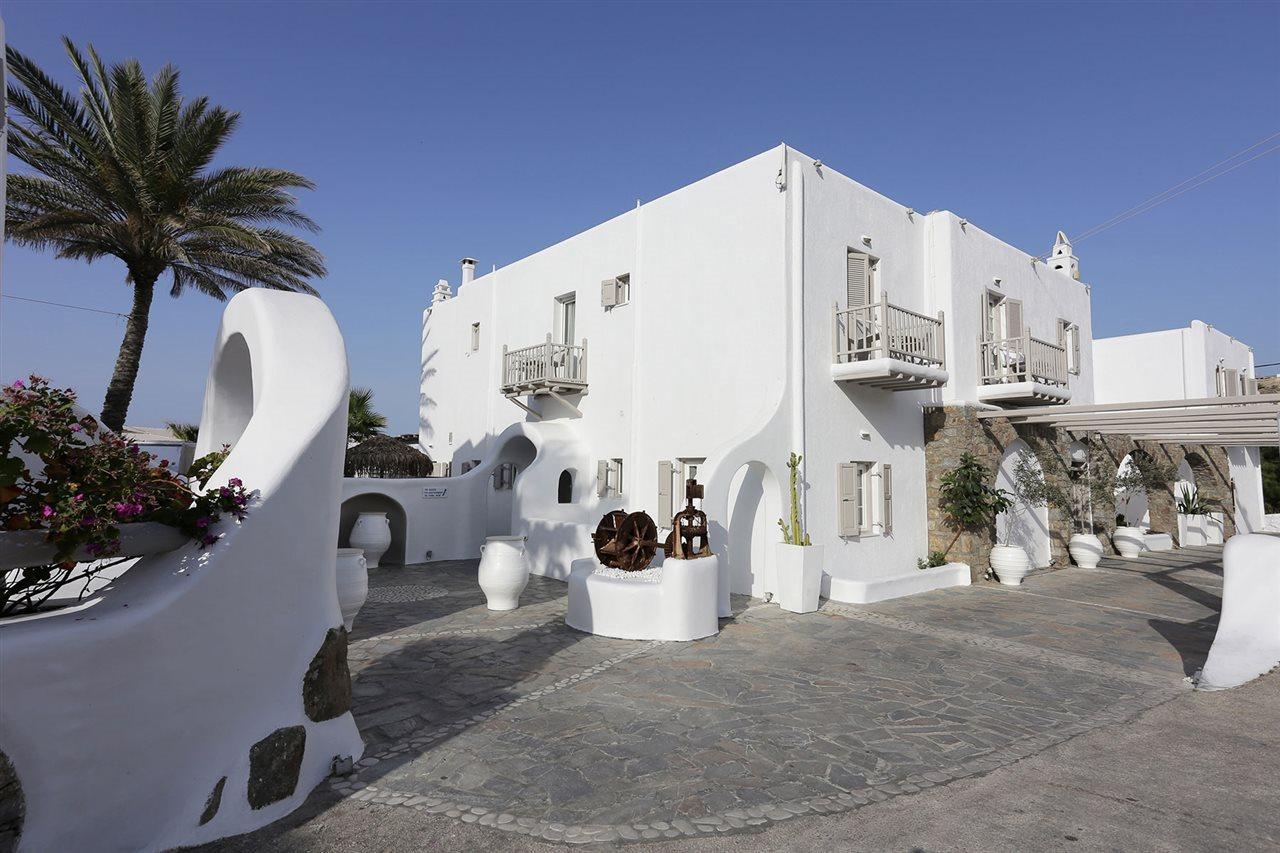 โรงแรมไมโคนอส พาเลส บีช Mykonos Town ภายนอก รูปภาพ