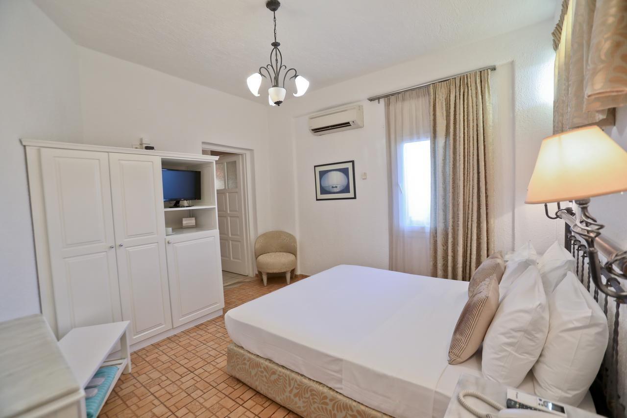 โรงแรมไมโคนอส พาเลส บีช Mykonos Town ภายนอก รูปภาพ